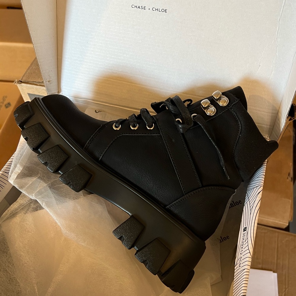 🆕 Chase + Chloe Women’s Lug Sole Light Weight Lace Up Combat Ankle Boots - Picture 3 of 4